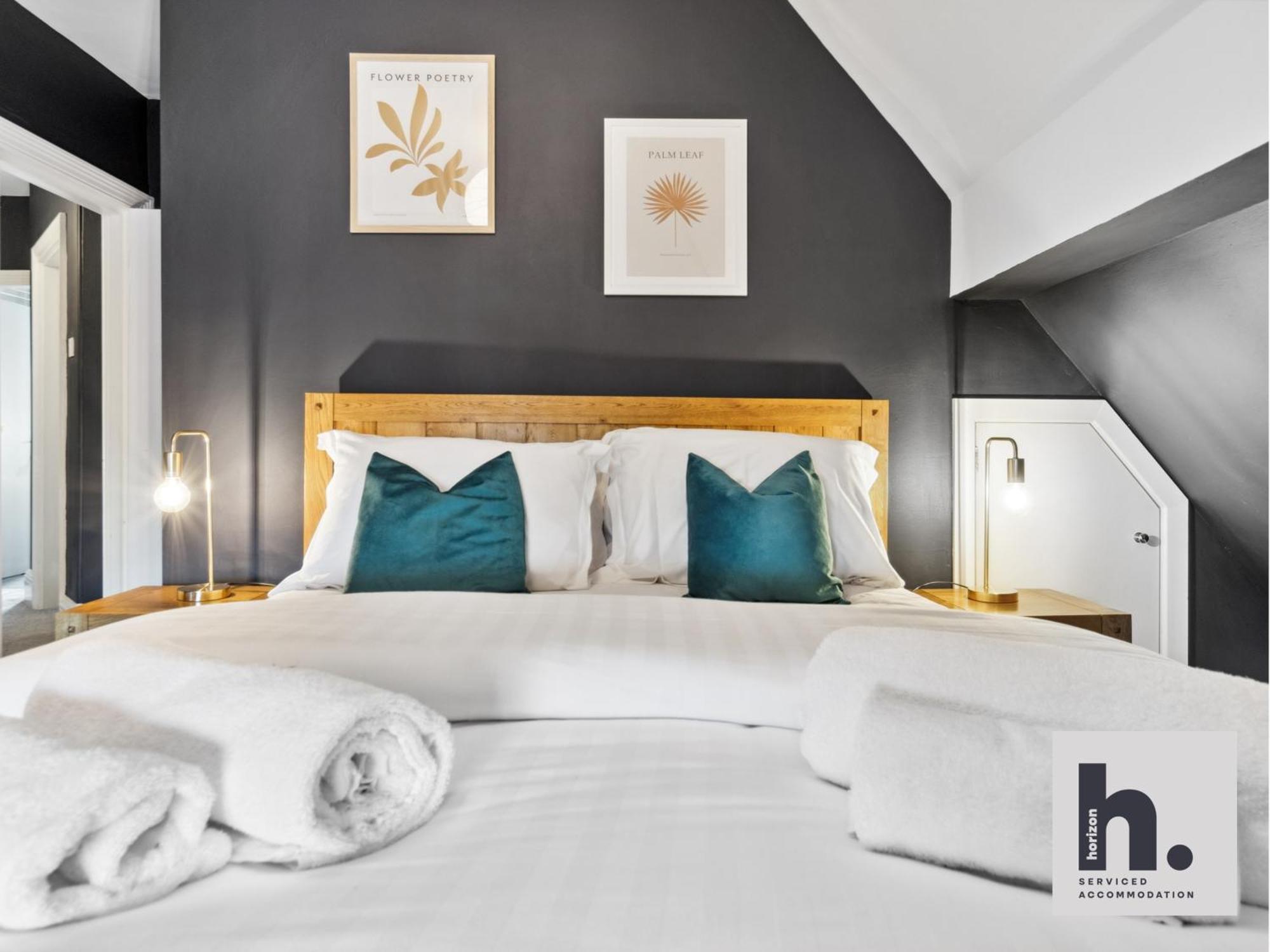 Free Parking - Penthouse - Business Stays - Relocating - St ฮาร์โรเกต ภายนอก รูปภาพ